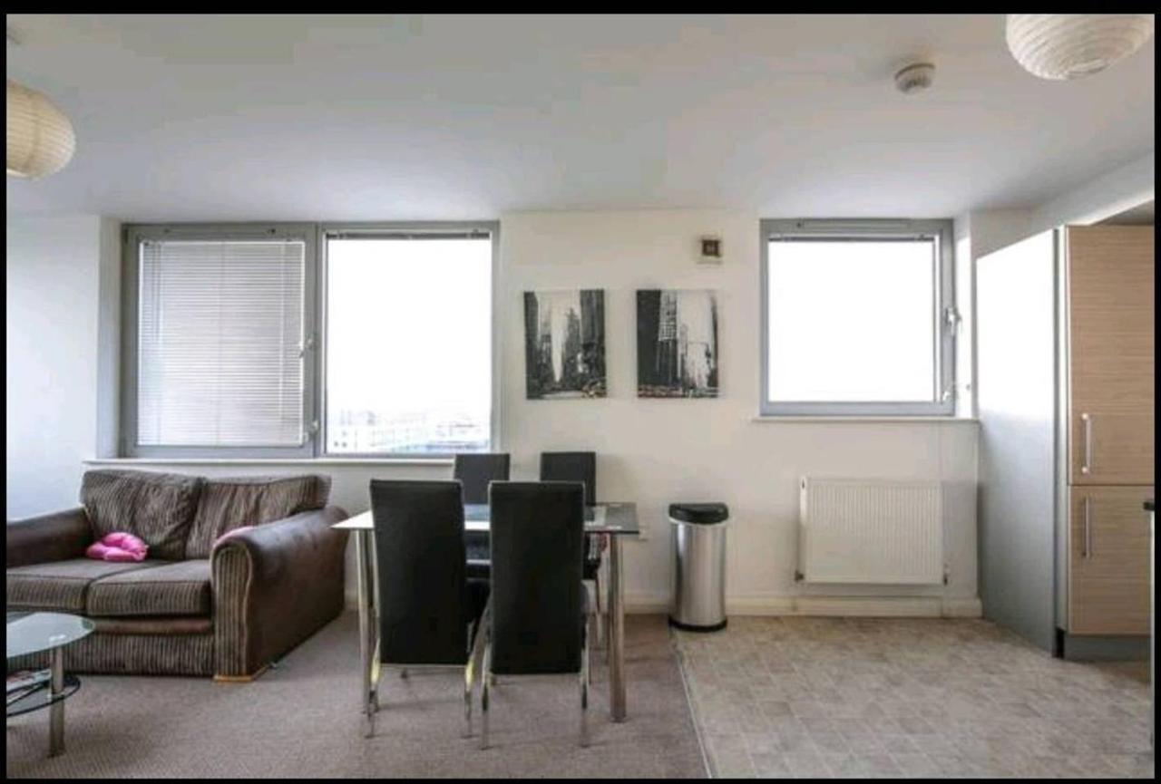 Large 3 Bedrooms In Liverpool City Centre, Free Parking ภายนอก รูปภาพ