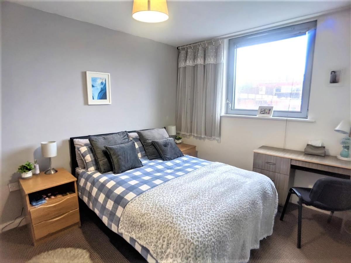 Large 3 Bedrooms In Liverpool City Centre, Free Parking ภายนอก รูปภาพ
