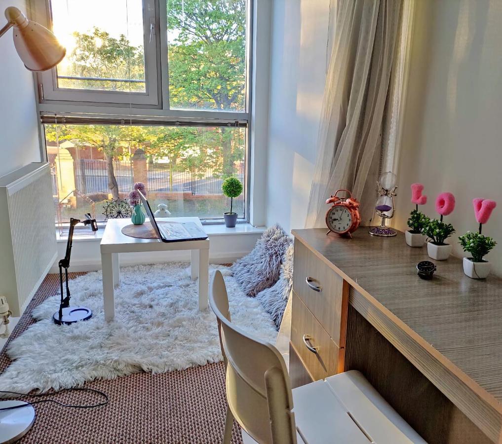 Large 3 Bedrooms In Liverpool City Centre, Free Parking ภายนอก รูปภาพ