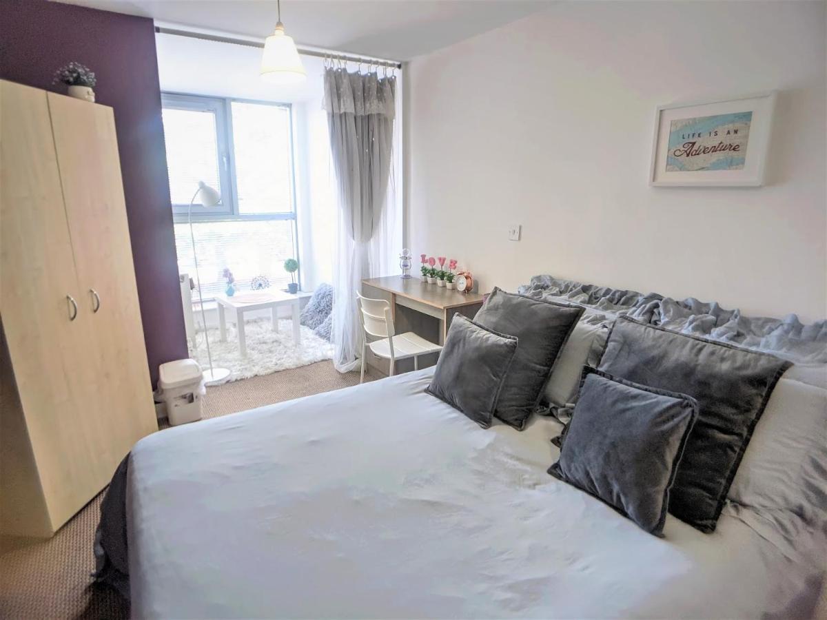Large 3 Bedrooms In Liverpool City Centre, Free Parking ภายนอก รูปภาพ