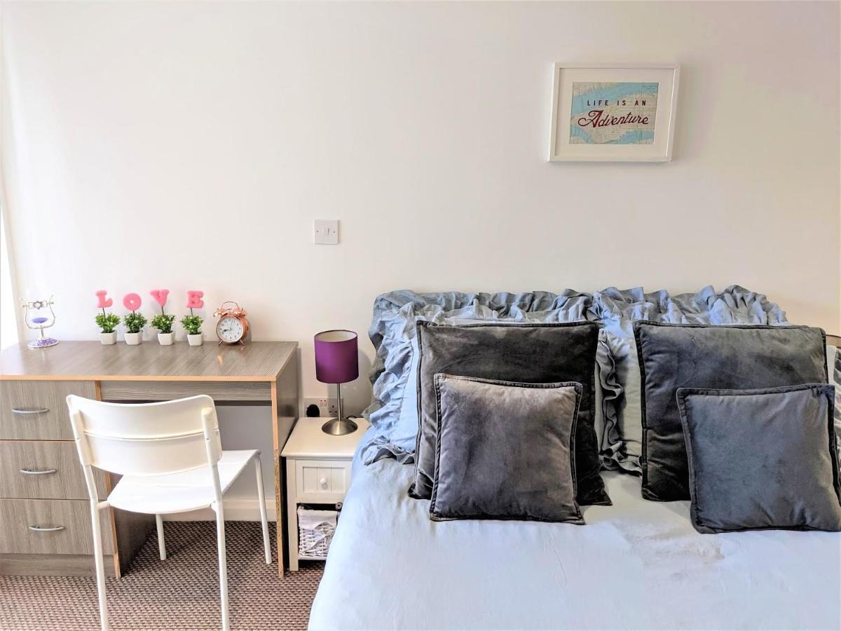Large 3 Bedrooms In Liverpool City Centre, Free Parking ภายนอก รูปภาพ